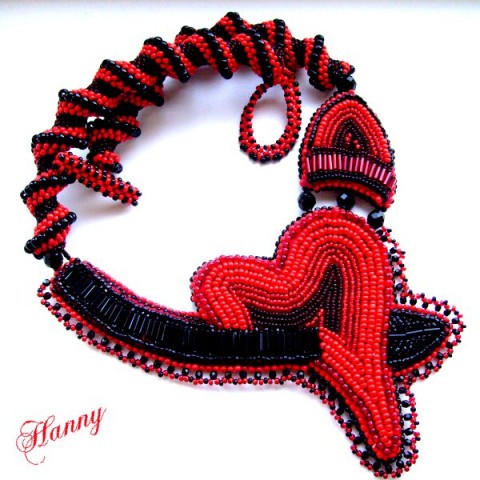 Náhrdelník Disappointed love náhrdelník extravagantní červený luxusní černý hannybeads alergiky craft beadembroidery 