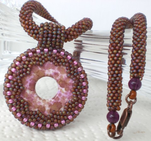 Náhrdelník s obšívaným donutem náhrdelník japonské korály toho  