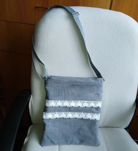 Menší šedá s krajkou kabelka dárek taška dáreček praktická pro maminku pro babičku pro volný čas 