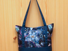 Kosm. taška č.9 - tm. modrý cikcak