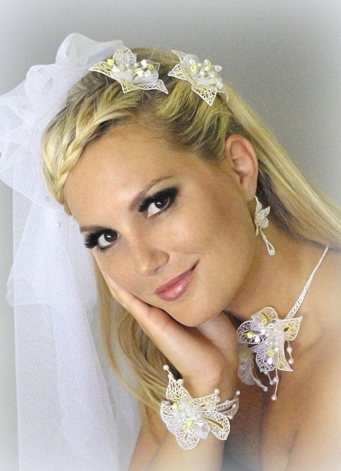 Svatební květy náramek náramek květina bílá žlutá krajka perly paličkovaná svatební nevěsta 