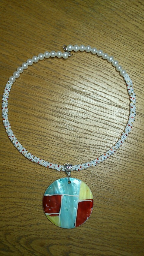 Náhrdelník s perletí a perličkami náhrdelník 
