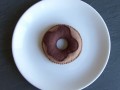 Donut s čokoládovou polevou - brož