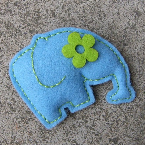 Modrý sloník Květoš brož zvíře zelená modrá květ kytka brožka zoo slon štěstí filc kytičkovaný plsť květoš 