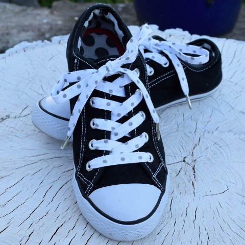 TKANIČKY - šedé puntíky na bílé II. bavlna boty doplňek tkaničky botasky 