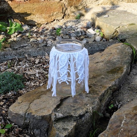 Macramé lucernička v bílé II. styl dekorace bavlna bílá přírodní peří peříčka macramé větev boho skandinávský 