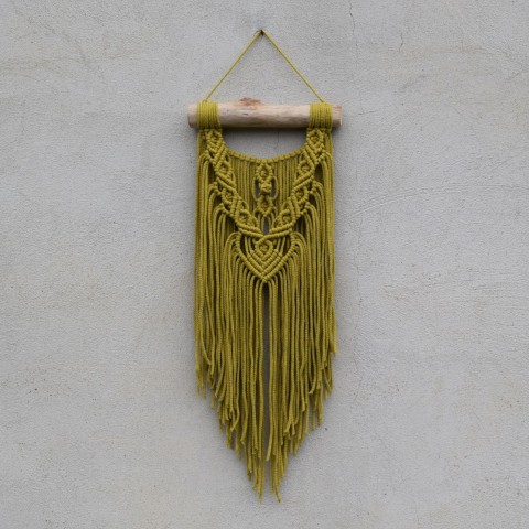 Macramé dekorace - zlaté kiwi styl dekorace bavlna bílá přírodní peří peříčka macramé větev boho skandinávský 