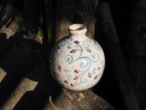 váza - ŠÍPEČEK - menší voda domov váza dárek radost kamenina vůně louka kytky stůl chalupa keř šípek hornet baculka 