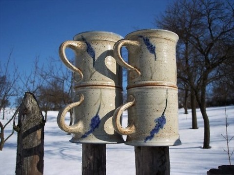 Hrnek LEVANDULE - malý domov radost sníh práce kamenina hrnek čaj levandule káva kytky francie zahrada chalupa řemeslo tradice odpočinek hornet dárek sršeň 