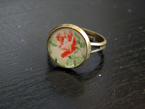 Růžová víla (prsten) prsten zdobený elegantní květiny růže vintage růžový prstýnek větší lůžko masivní kulatý drobný roztomilý květinové na ruku 