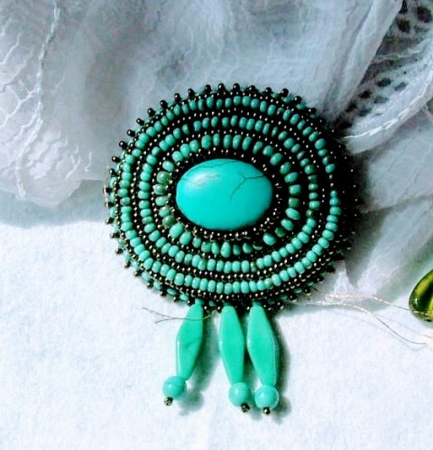 Aztécká brož s ověsem brož aztécká šitá ozdoba šperk k 