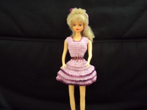 Fialové šatičky panenka šaty háčkované krátké společenské barbie 