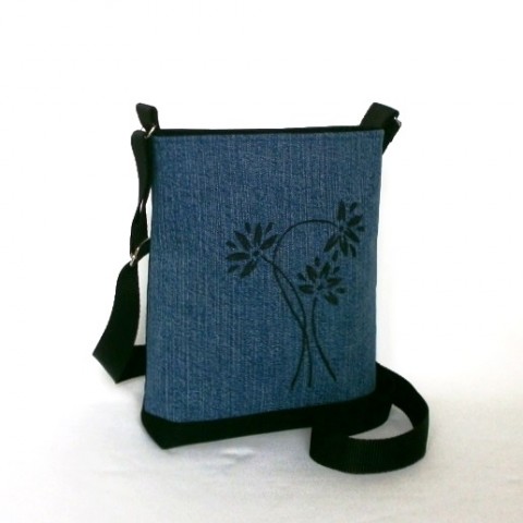 Kabelka BETHANY kabelka květina modrá jarní letní květy černá květ 