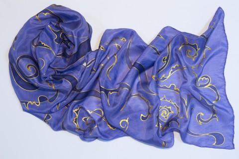 Modrá elegance-hedvábná šála modrá zlatá ornament šála hedvábí šátek kresba 