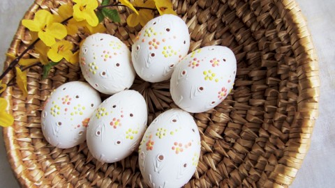 Kraslice - Vítání jara barevné jarní svátek jaro velikonoce barvy kytičky vejce kraslice vrtání svátky madeira výdutky voskování 