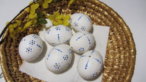Madeirové kraslice - Modrá kvítka jarní svátek vosk jaro velikonoce vajíčka velikonoční vejce kraslice svátky madeira hody hodování koledníci koledník 