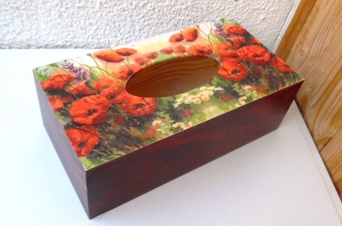 na kapesníky-vlčí máky2 box krabička kapesníky krabice květiny zátiší růže decoupage kytky patina ubrousek grunterka kapesník ubrousky 