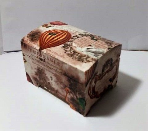 krabička cestovatelská na klíček box decoupage kasička ubrousek grunterka šperkovnice cesta peníze poklad balon 