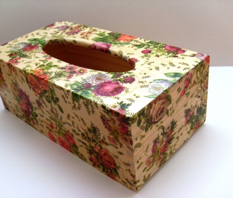 krabička na kapesníky s růžemi květina levandule fialová krabička kapesníky krabice květiny zátiší decoupage kytky ubrousek grunterka kapesník ubrousky 