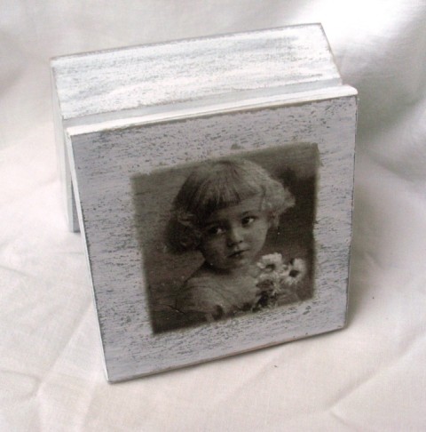krabička Elis krabička decoupage děvčátko vintage patina dívka grunterka elis dívenka děvče 
