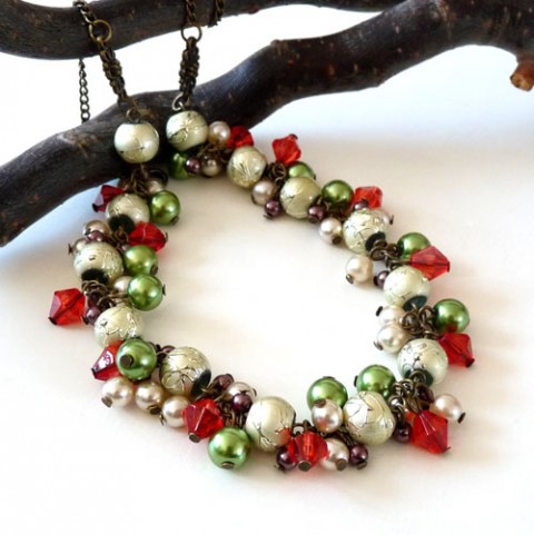 Náhrdelník ve svěžích barvách jara originální jarní jaro léto perličky perly krátký efektní perličkový 