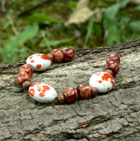 Náhrdelník s šnůrkami - kameny dřevo náhrdelník podzim pestrý veselý krátký les oranžový bobule zářivý sběr stříkaný 