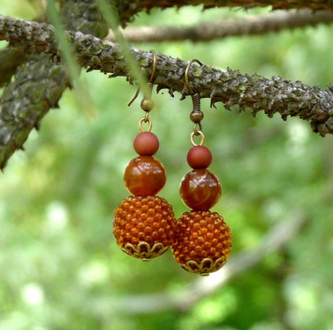 Náušnice - lesní med dárek náušnice kuličky dívčí elegantní visací léto karamel originál les obšívané jantar med topaz medové hadnmade 