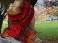 Zvlněná čepice v podzimních barvách