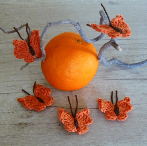 Háčkovaný motýlek - oranžový dekorace oranžová motýl bavlna háčkovaný háčkování jaro motýlek ozdoba aplikace bavlněný orange vitamíny k zdobení 