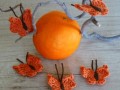 Háčkovaný motýlek - oranžový