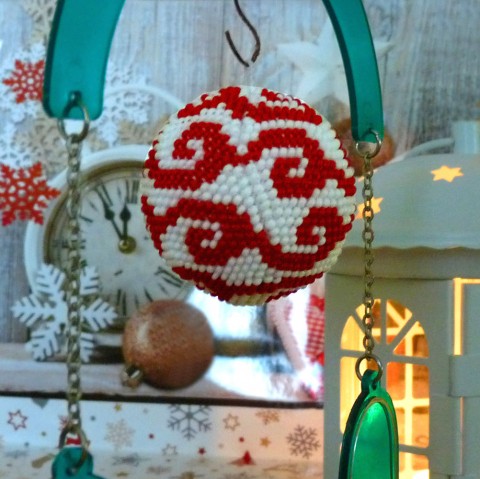 Vánoční ozdoba - kroucené vlnky originální korálky vánoce ozdoba šitá veselá handmade vánoční dekorace baňka přízdoba neokoukaná věčná 