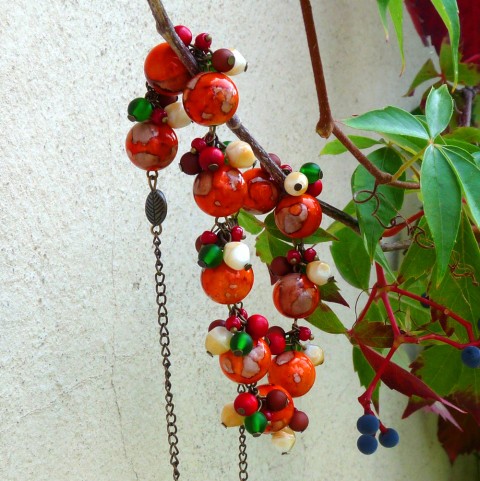 Náhrdelník - bobulový, krátký červená náhrdelník zelená oranžová podzim řetízek barevný výrazný krátký nepřehlédnutelný originál pestrobarevný bohatý handmade řetízkový 