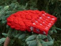 Pletená čepice - s červeným třpytem