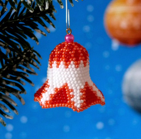 Vánoční ozdoba - zvonek do oranžova dekorace vánoce háčkovaný dáreček zvoneček zvonek háčkování červený bílý drobnost originál oranžový handmade vánoční ozboba přízdobička 