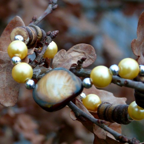 Náramek - perly, dřevo a perleť dřevo hnědý náramek slunce veselý perly elastický originál pružný handmade sluníčkový pravá perleť 