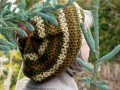 Pletený baret v přírodních barvách