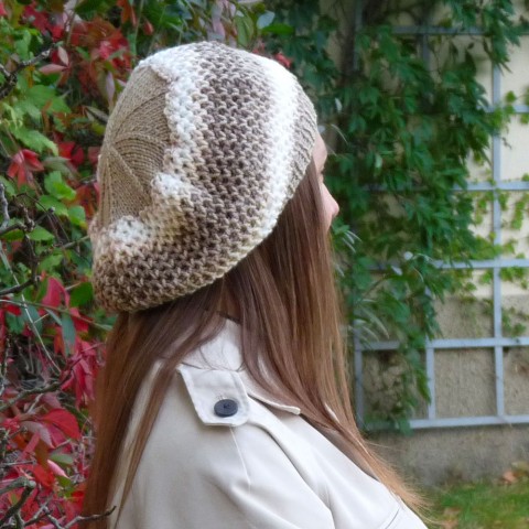 Pletený baret - s trochou romantiky jarní elegantní pletený baret veselý podzimní jemný romantický čapka baretka stylová béžový stylový exkluzivní spadlá 
