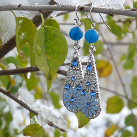 Náušnice - sedmikrásky (achát) achát náušnice romantické modré minerály třpytivé květinové sedmikrásky broušené kamínky 