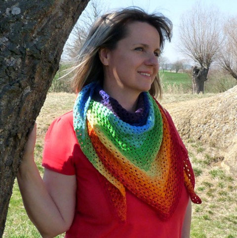 Háčkovaný šátek - barvy duhy jarní háčkovaný duhový barevný univerzální šátek podzimní nepřehlédnutelný duha originál bavlněný celoroční handmade pastelky 