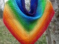 Háčkovaný šátek - barvy duhy