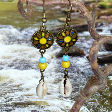 Náušnice - slunce a mušle přírodnina moře náušnice letní mušle veselé slunce dlouhé originál mozaika škeble handmade kauri lastura mazaikové 