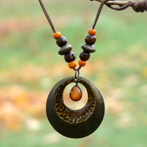 Náhrdelník - sluneční kruh kruh náhrdelník retro veselý kolo podzimní originál dlouhý oranžový antialergický hypoalergenní bronz handmade orange zářivý dřevěné korálky starobylý dlouhatánský kožené šňůrky 