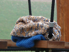 Háčkovaný šátek - duhový chrám