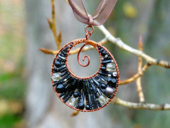 Náhrdelník - spoutaná kapka