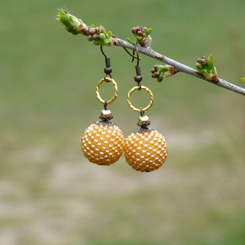 Náušnice - zlátnoucí slunce originální náušnice koule kuličky zlatá jarní dívčí jaro romantické slunce toho sluníčko rokajl obšívané nápadné větší zlaté sluníčkové ruční práce neokoukané zlátnoucí 