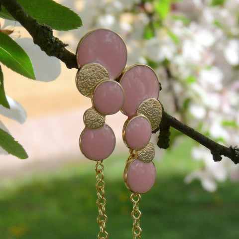 Náušnice - růžové bublinky originální dárek náušnice dívčí elegantní láska jaro romantické řetízek valentýn dlouhé něžné bublinky handmade bubliny řetízkové dřevěné korálky rande 