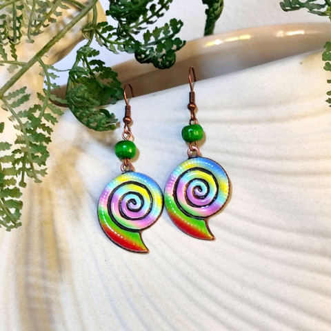 Náušnice - duhové ulity kruh náušnice letní veselé léto neon extravagantní spirála ulity ulita šnek duha nápadné velké větší spirály zářivé duhové barvičky nepřehlédnutelné color vícebarevné rozpustilé duhovky 