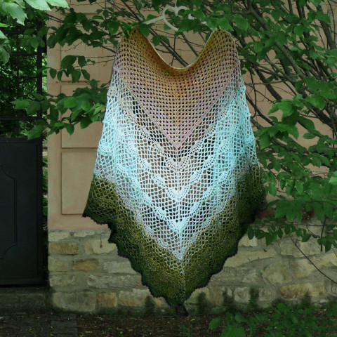 Háčkovaný šátek - mokřady velký přehoz háčkovaný přírodní háčkování lesní khaki univerzální šátek pléd celoroční handmade stylový potůček velikánský mokřady 