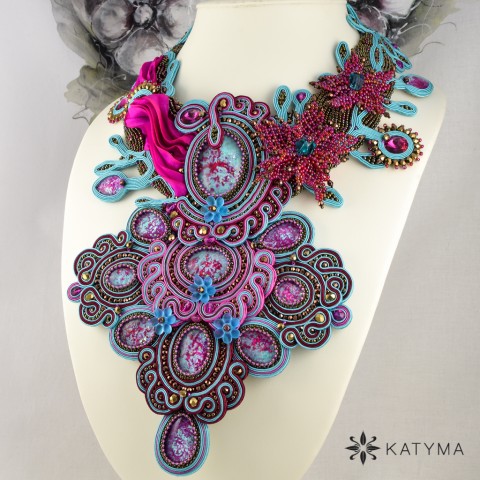 Náhrdelník rozkvetlý den náhrdelník korálky dámský extravagantní hedvábí swarovski malovaný sutaška kombinace sutašky 
