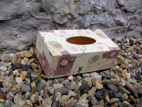 Krabice na kapesníky - Dopisy papír na dekorace box krabička kapesníky krabice zamilované decoupage ubrousek dopis kapesníkovník zamilovaný dopisy france dopisní milostný milostné papíry poste 